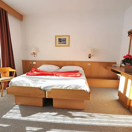 Derby Hotel 3*