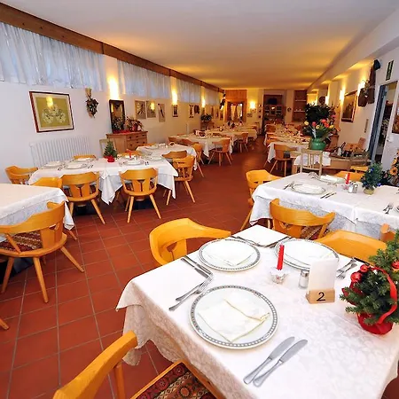Hotel Derby 3*
