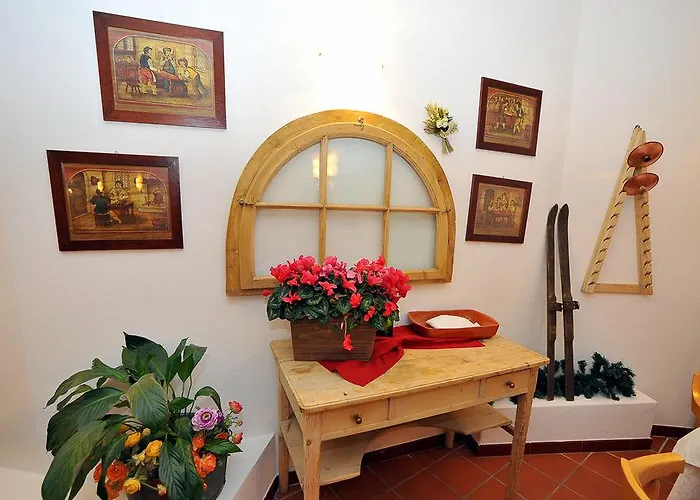 德比酒店 博尔米奥